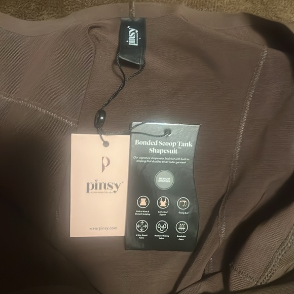 Scoop Tank Hourglass Shapewear Thong Bodysuit - Picture 4 of 4